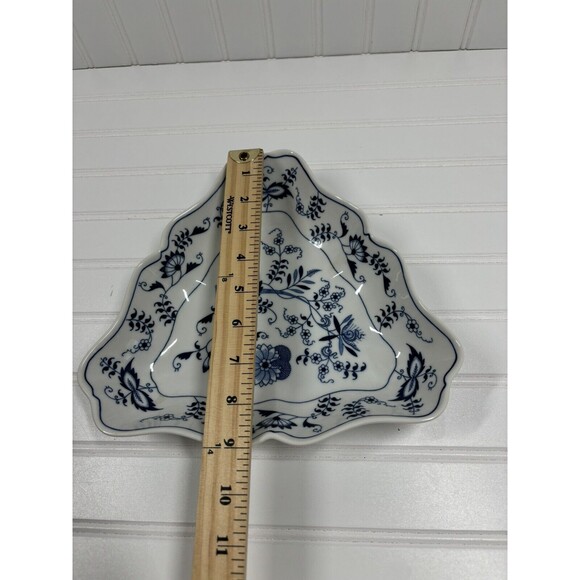 Vintage Blue Danube (Japan) Blue Onion Triangular Shaped Vegetable Serving Bowl - Picture 2 of 4